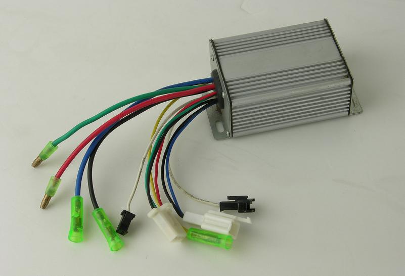 电动车换新电池也不耐用怎么回事,电动车没劲是电瓶该换了吗