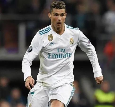 c罗和梅西的差距够造一个巨星,c罗和梅西怎么了