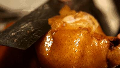 烤鸭肥而不腻回味无穷,烤鸭真好吃又酥又香