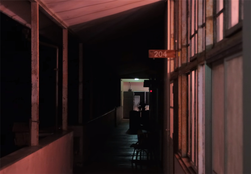 80后小伙回荒废10年农村大学,80后小伙回荒废十年的农村大学