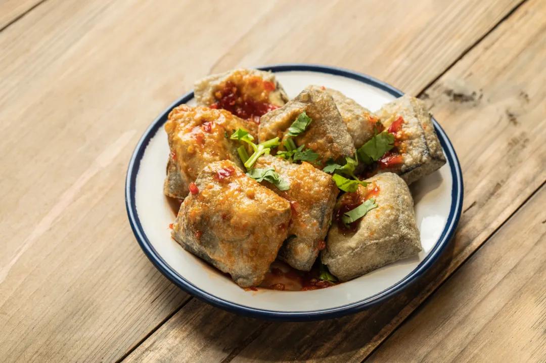 臭豆腐臭的原因,臭豆腐那么臭是不是加了屎