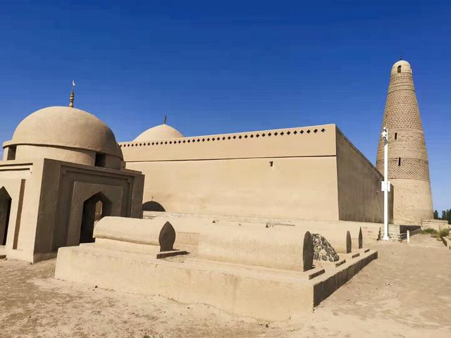 72岁老人游新疆,新疆自由行旅游攻略老人