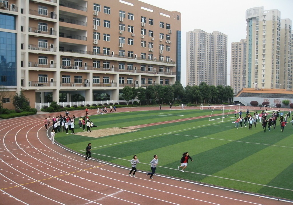 中学生每日跑步超过1200米正常吗,如何小学生800米跑步快而不累