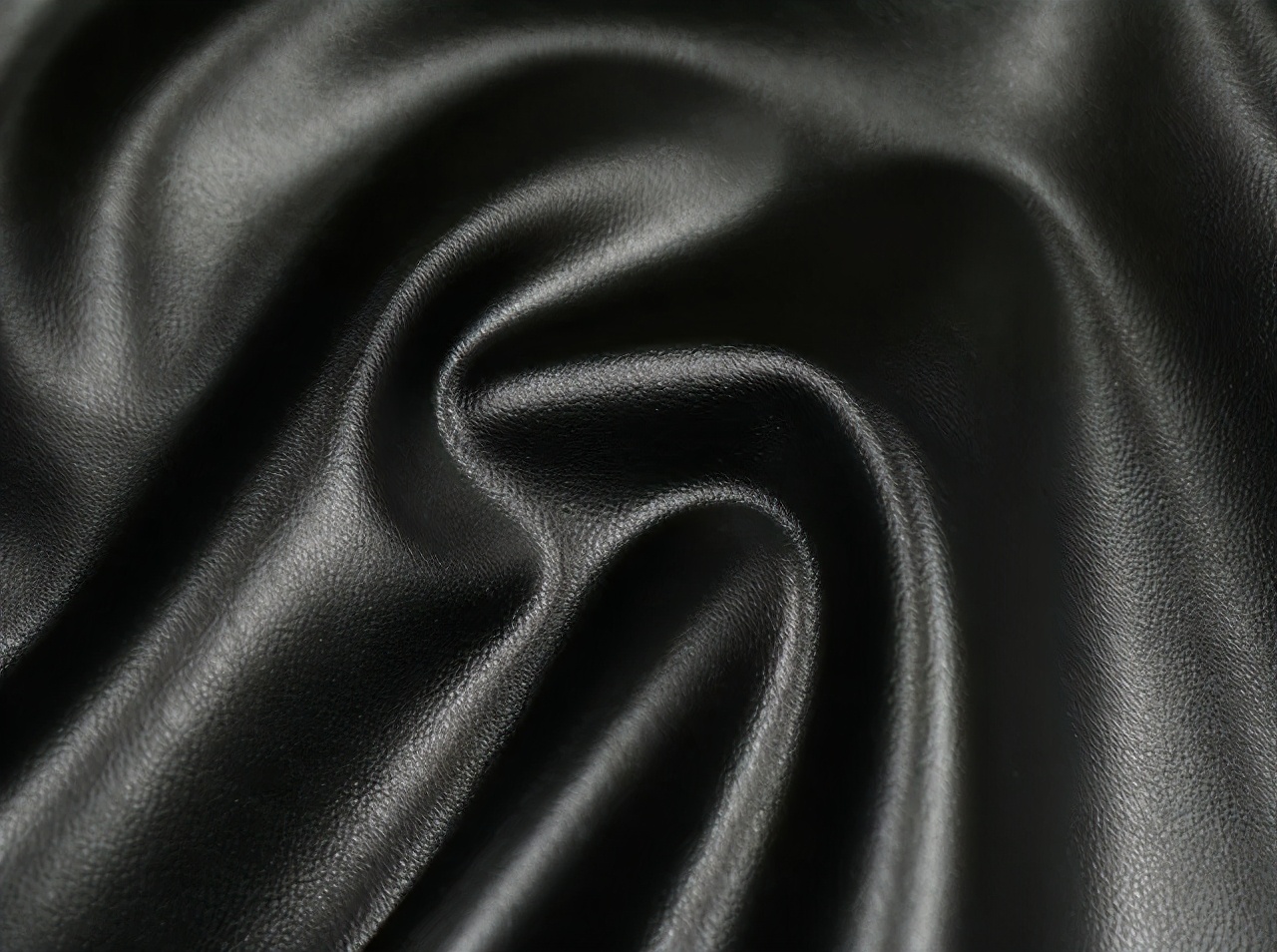 柳岩代言的运动鞋图片,柳岩代言的小白鞋