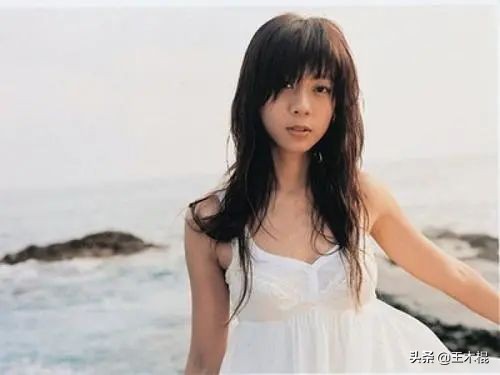 年过四十还未婚的十位大陆女明星,离异后至今还单身10位漂亮女明星