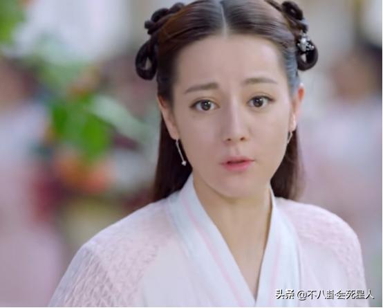 迪丽热巴靠颜值撑起来的造型,迪丽热巴刚出道与现在的对比照