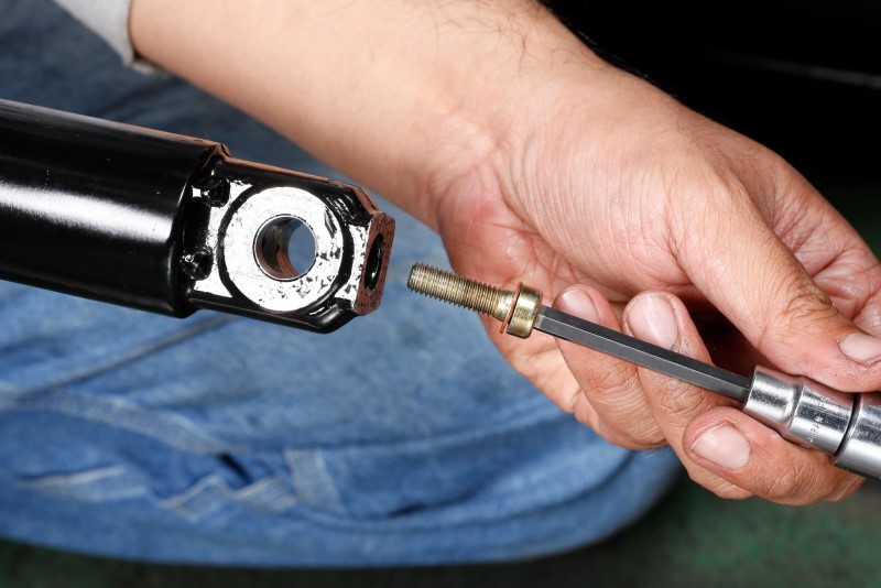 摩托车前叉校正最简单的方法,摩托车维修技师技能培训