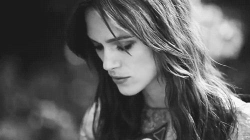 在家也穿正装,在家也天天穿校服