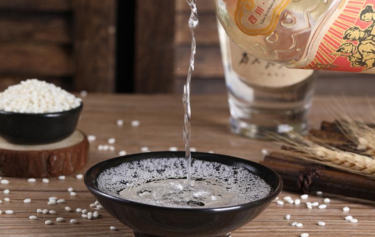 没钱喝什么威士忌,没钱喝什么酒