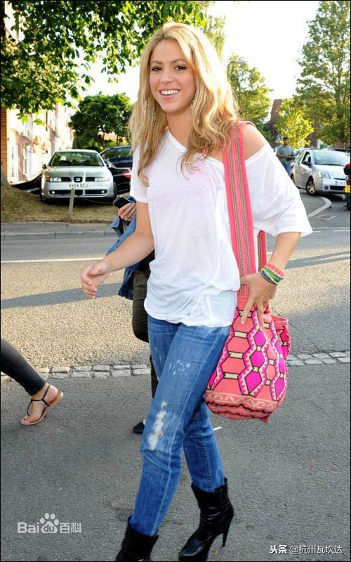 瓦坎达走进非洲—南非世界杯主题曲主唱夏奇拉