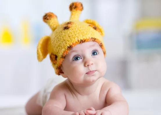 科学育儿新生儿是否需要戴帽子,新生宝宝要一直戴着帽子吗