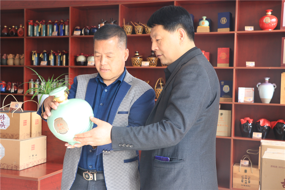 栽下梧桐树引进金凤凰,栽棵梧桐树引来金凤凰