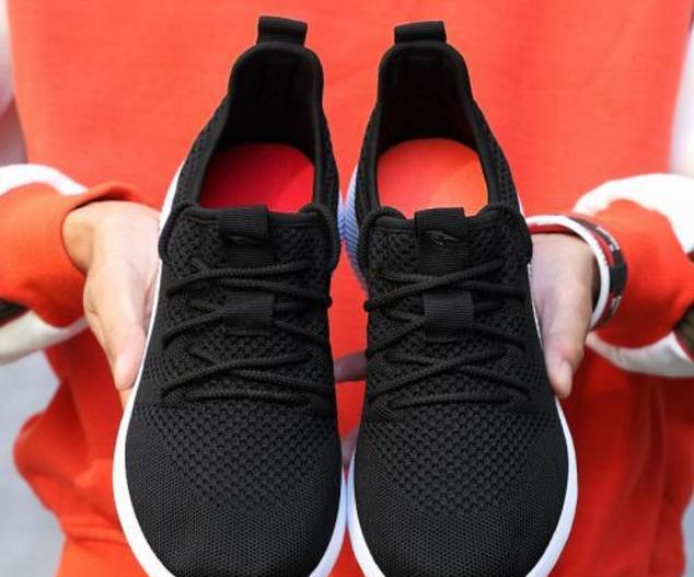 刷鞋用什么刷干净又不会黄,为什么用洗衣粉洗鞋子鞋面会发白