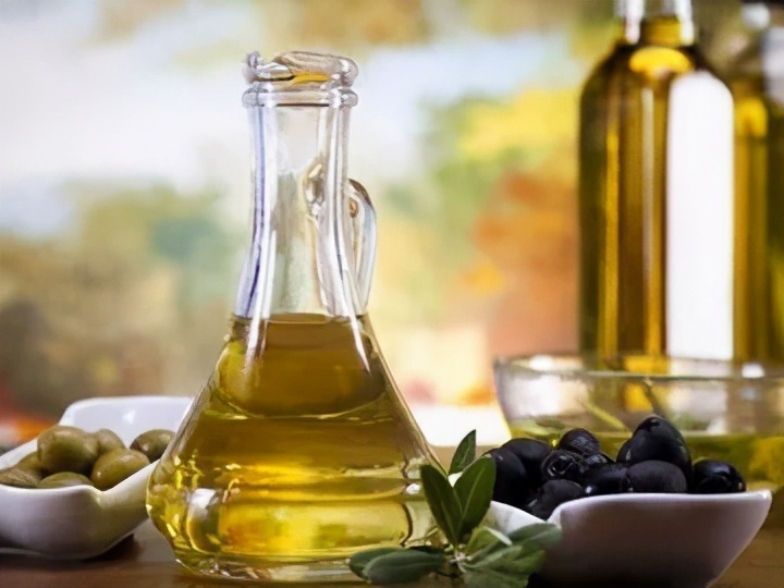 发梢分叉如何护理,发梢分叉处断裂怎么修复