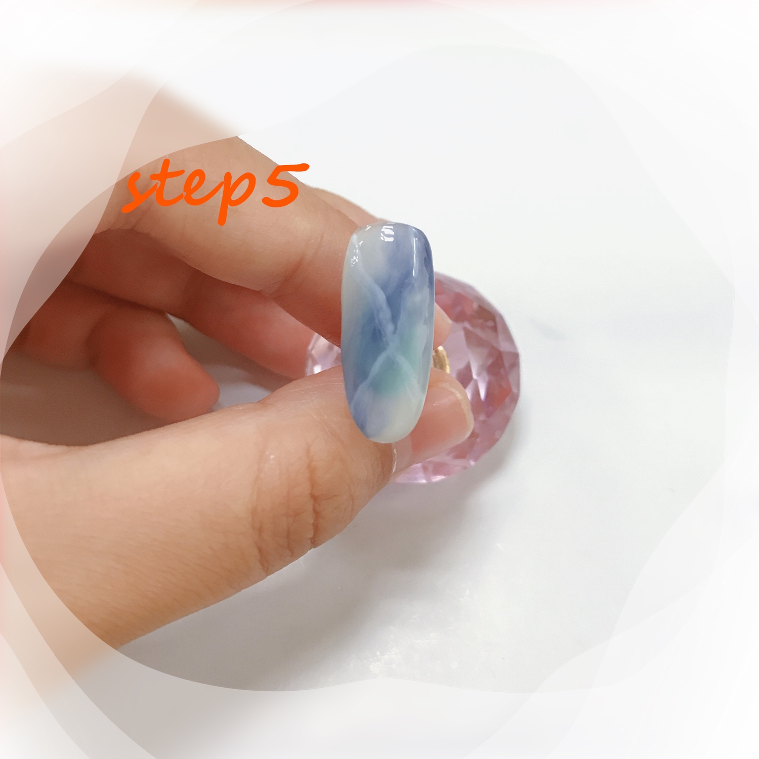 晕染蓝色美甲教程,仙气美甲晕染款式