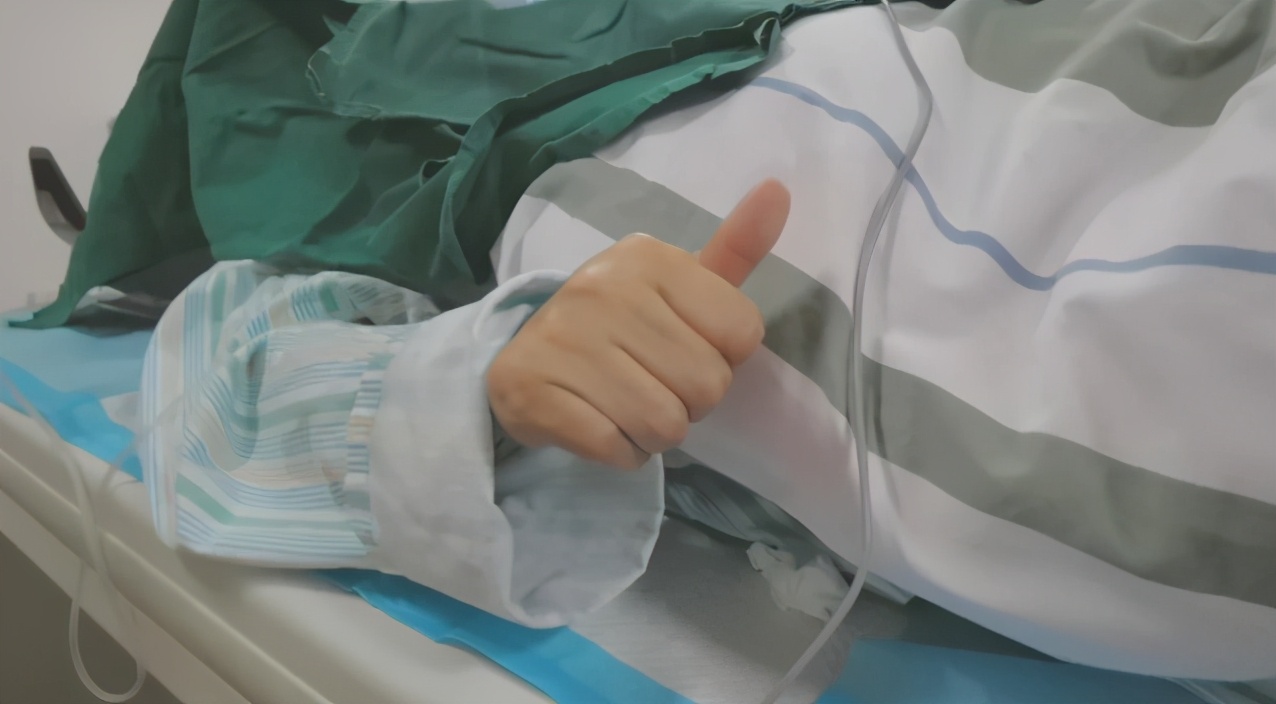 因为颈椎病，她连饺子都包不成