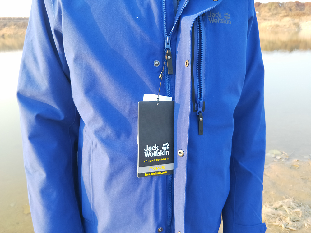 狼爪登山徒步冲锋衣，满满惊喜的开箱报告