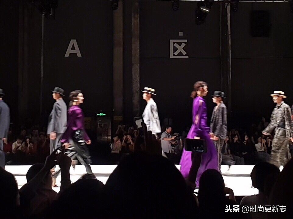 ur2019夏季新品青春女装,2019广州时装周ur