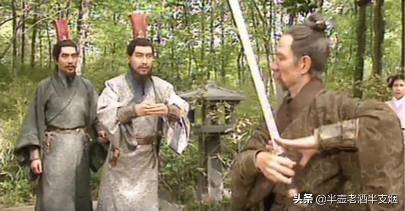 生肖属鸡,一真龙一卧龙,刘协与诸葛亮生死同年的背后有何隐情?