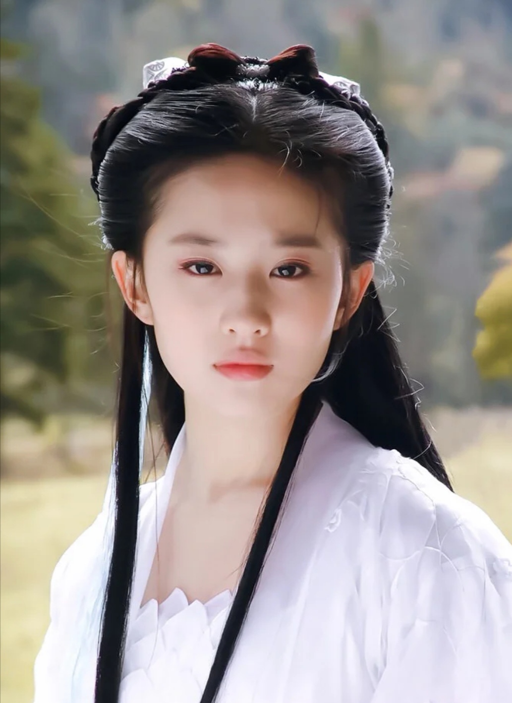 迪丽热巴眼睛是三白眼,迪丽热巴漂亮的眼睛图片大全