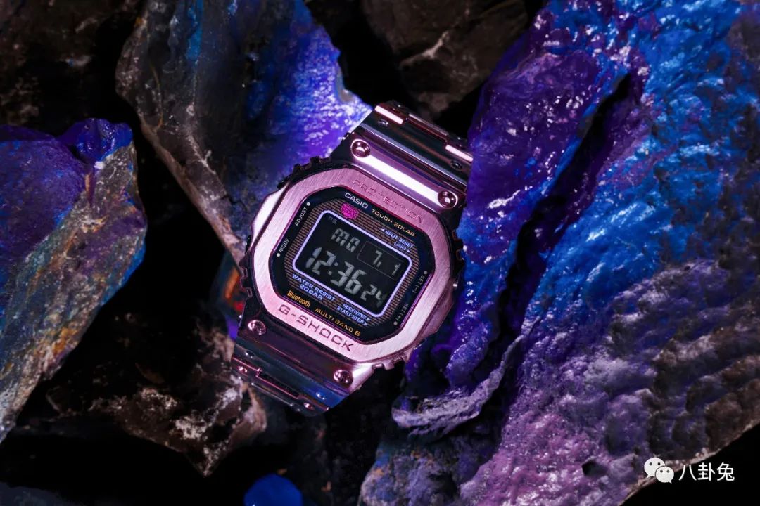 几百块装饰手表,几百块的天花板手表