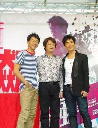 你有没有一双穿了很多年的鞋,达芙妮的鞋一般多少钱一双