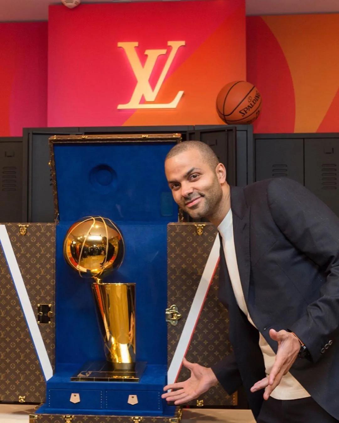 nba与lv联名冠军戒指,lv联名nba总冠军奖杯