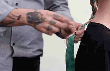 出门头发变卷了怎么办,出门之后头发炸了怎么办