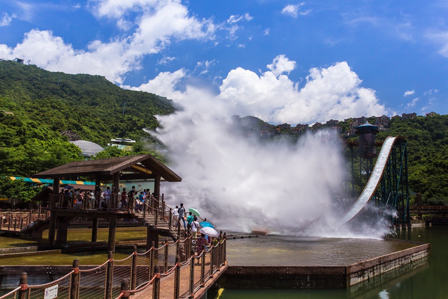 华侨城瀑布酒店房+餐+票，全部只要499！景区VIP通道免排队等你来