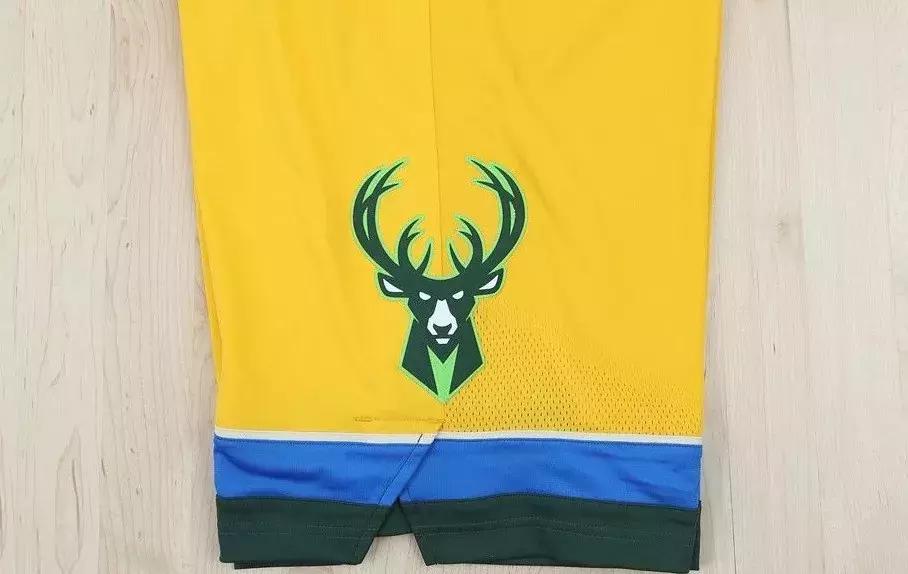 雄鹿这赛季一共穿过哪些球衣,雄鹿队的新赛季球衣