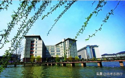 很不错的5所“财经类”院校，适合二本分数较低的高考生参考