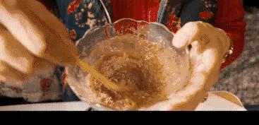 看完了《囧妈》发现，囧妈家的孩子们最后都变成了他们的妈妈