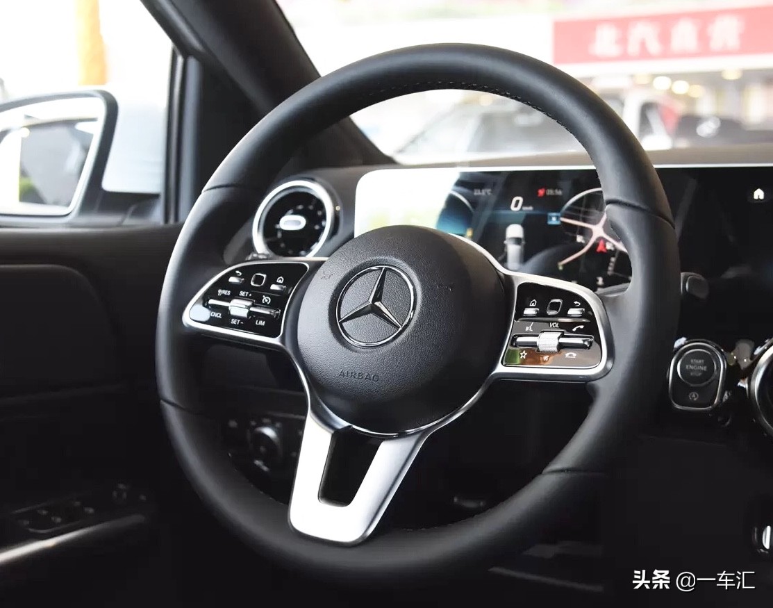 20万左右奔驰a级二手车价格,20多万奔驰2.0t新车落地价