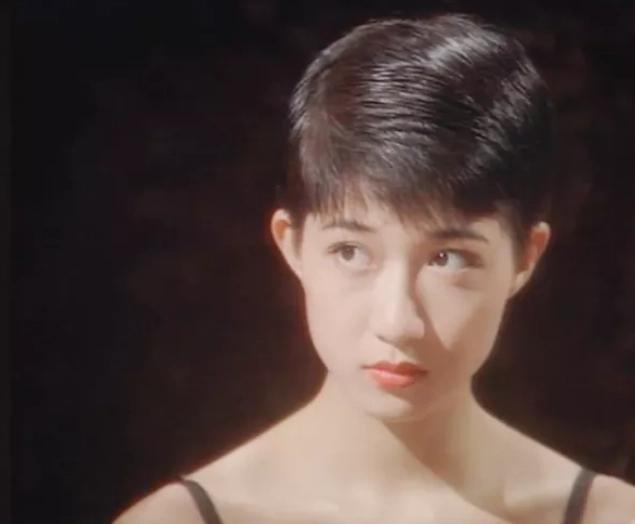 成龙对小龙女事件有回应吗 (小龙女事件对成龙的影响)