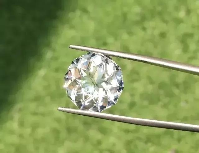 一个托帕石，被“丧心病狂”地砍了1000刀！！光泽却如烟火般闪耀