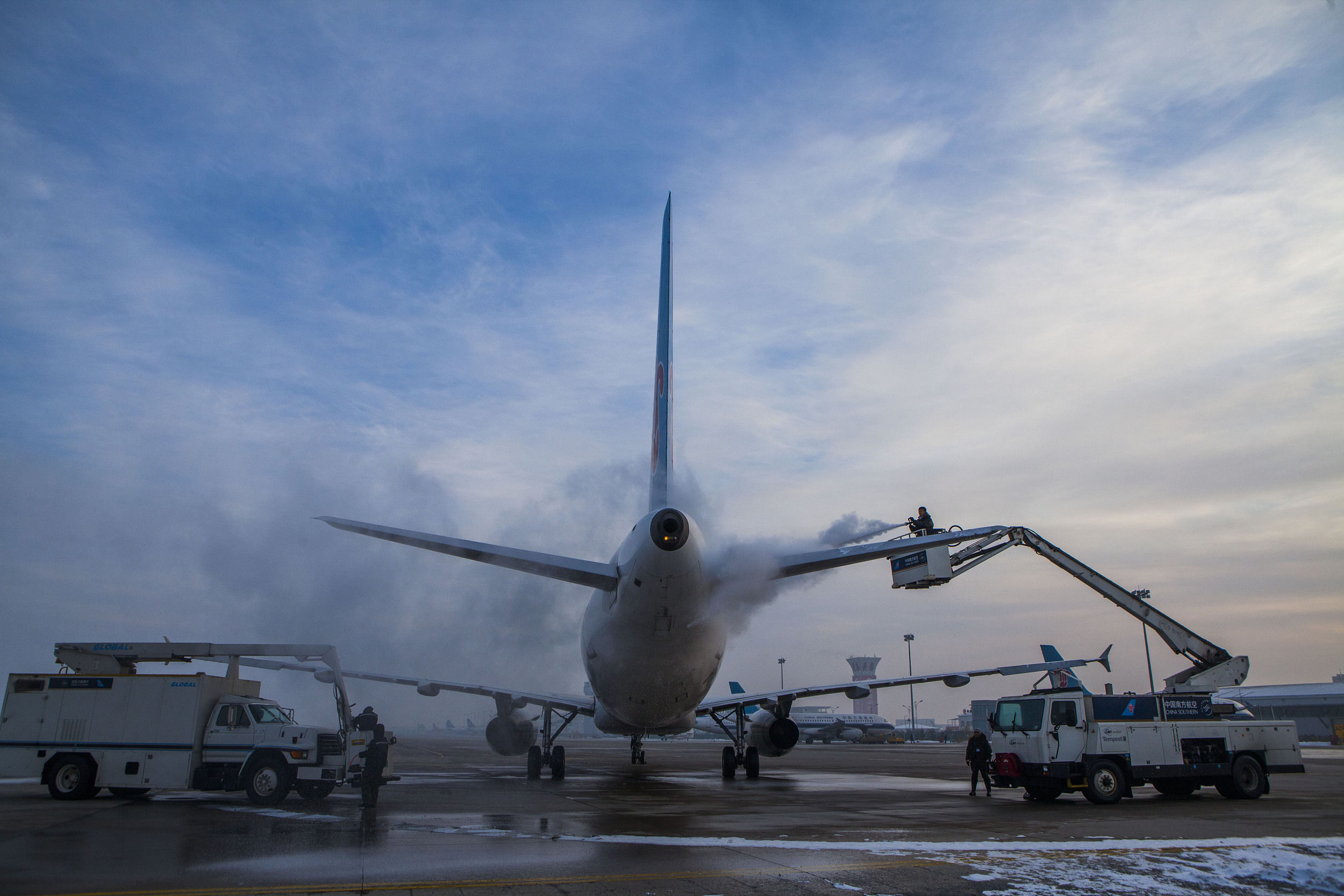 客机为什么突然没油,飞机起飞后发油量不足