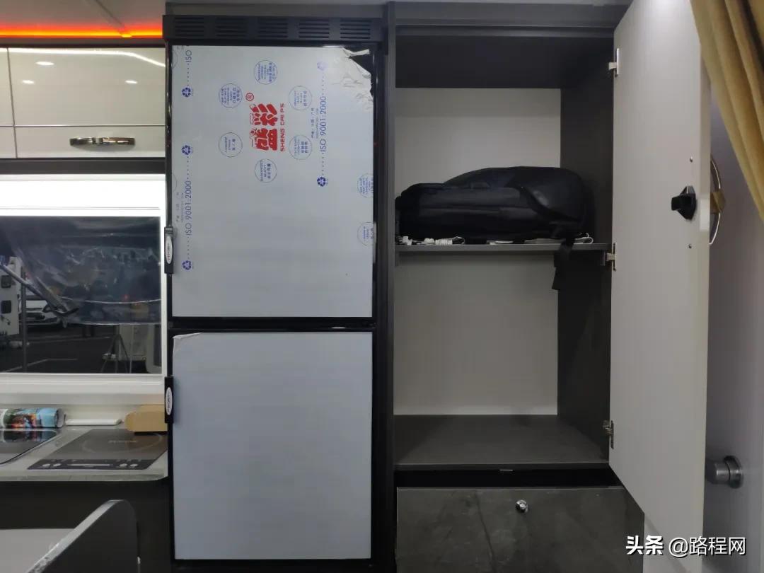 华居江铃轻卡房车,江铃700匹轻卡房车