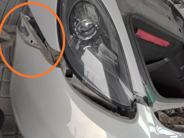 拆掉保险杠做油漆才能做得更完美，这辆保时捷博克斯特就是例子