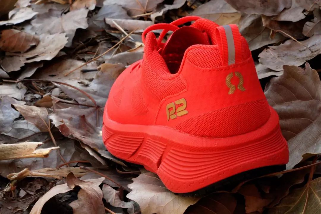 长距离跑步首选，为你的跑步增色：R2赤道LSD跑鞋评测