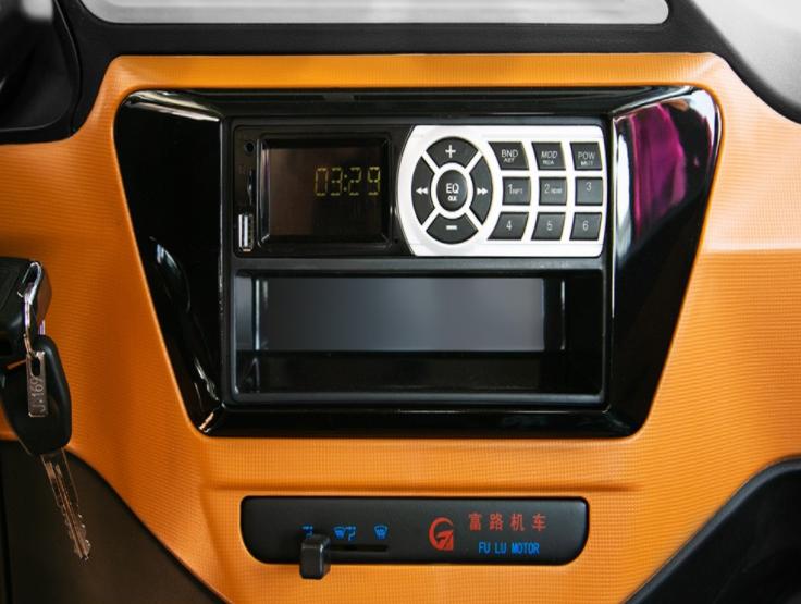 富路全封闭式燃油三轮摩托车新款,富路金骏马三轮摩托车驾驶体验