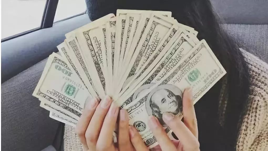 “我每年光投资理财收益，是普通人十年的工资！”论理财的重要性