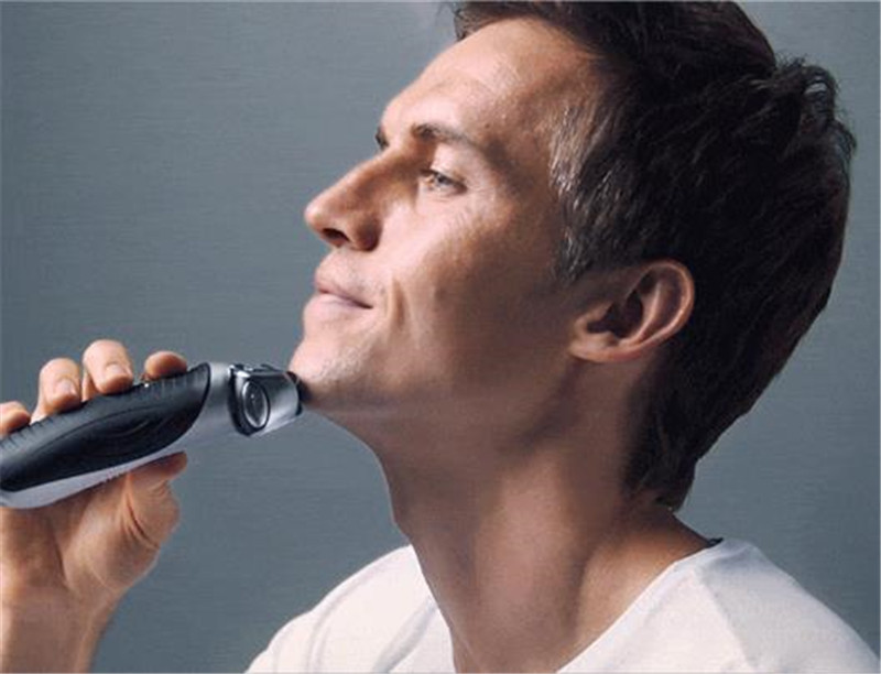 博朗剃须刀怎么用最舒服,博朗剃须刀自动清洗中心使用教程