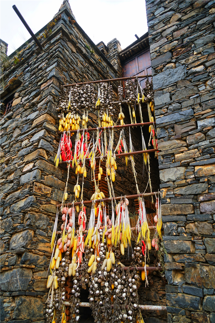 四川境内被誉为小布达拉宫的寺庙,四川布达拉宫游玩攻略