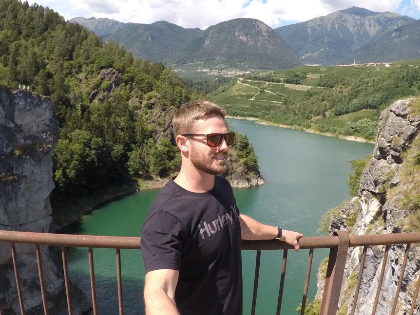 有才华的老师上课,有才华的老师在讲台讲课