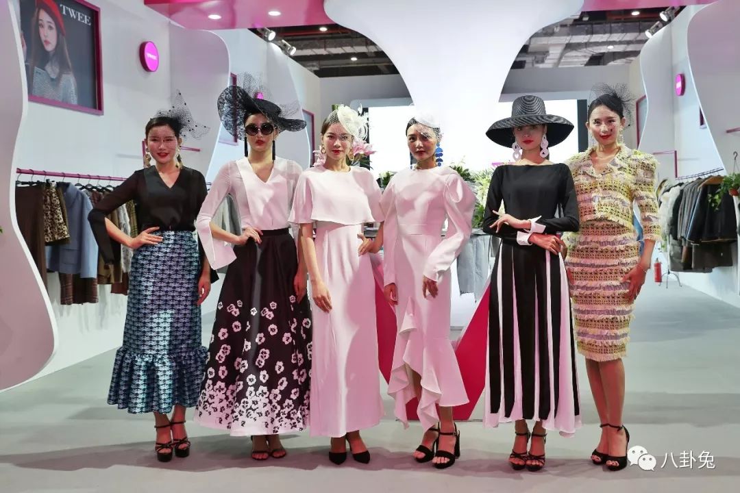 钻石鞋多少钱一双,100万钻石鞋