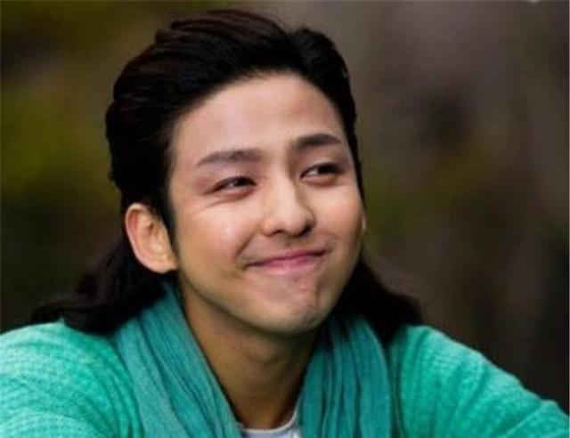 新版天龙八部乔峰段誉比试脚力,杨祐宁版天龙八部乔峰与阿紫