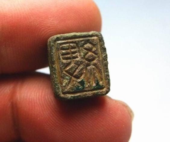 和氏璧长什么样又是怎么做的,和氏璧是怎样的形状