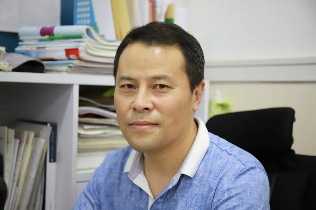 十堰市民感人视频,十堰市东风高中视频