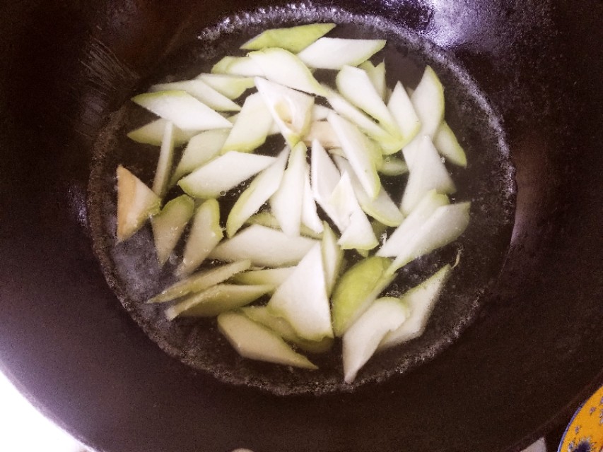 佛手瓜熬汤怎么才会翠绿,翠绿佛手瓜怎么做好吃