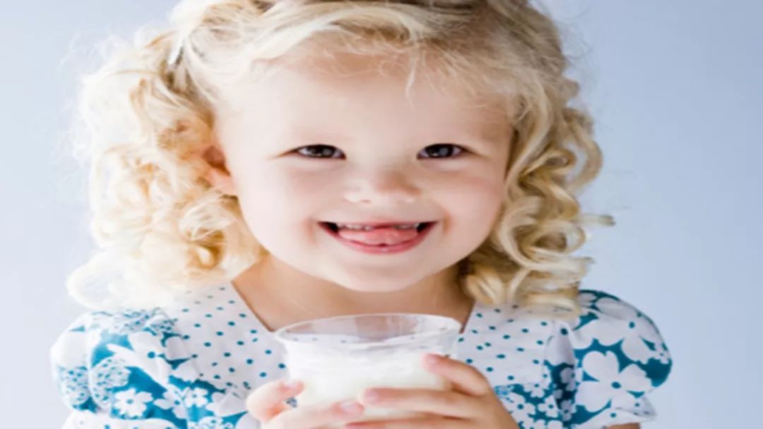 孩子特别贪吃不学习,孩子经常贪吃怎么教育他